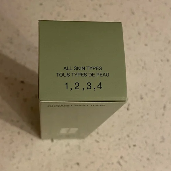 Clinique even better clinical radical dark spot corrector plus interrupter - Picture 9 of 10